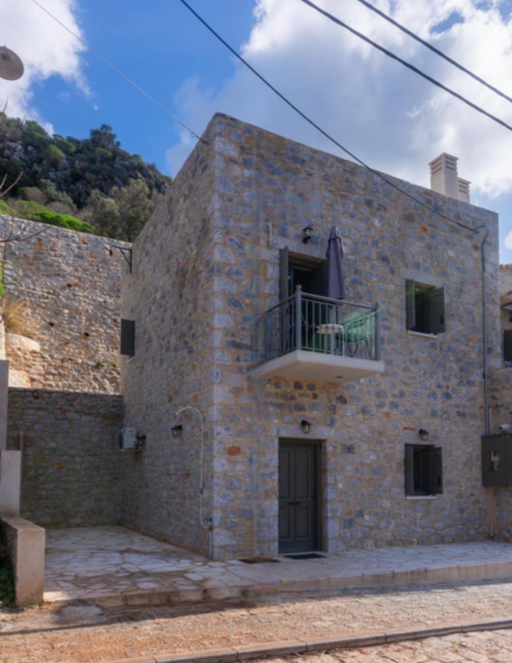 Вилла Vina'S Stone House Лимени Экстерьер фото